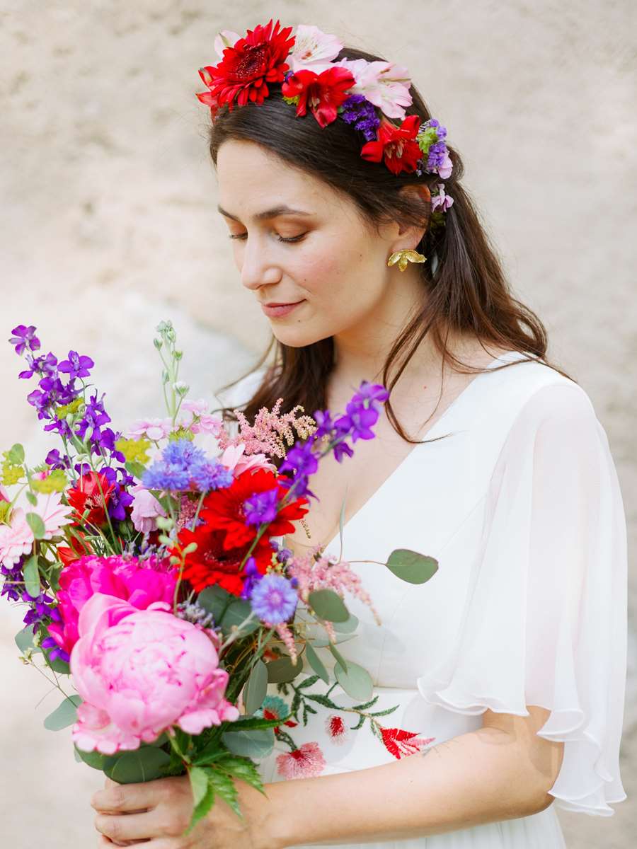 MARIAGE - la mariée, sa couronne et son bouquet389